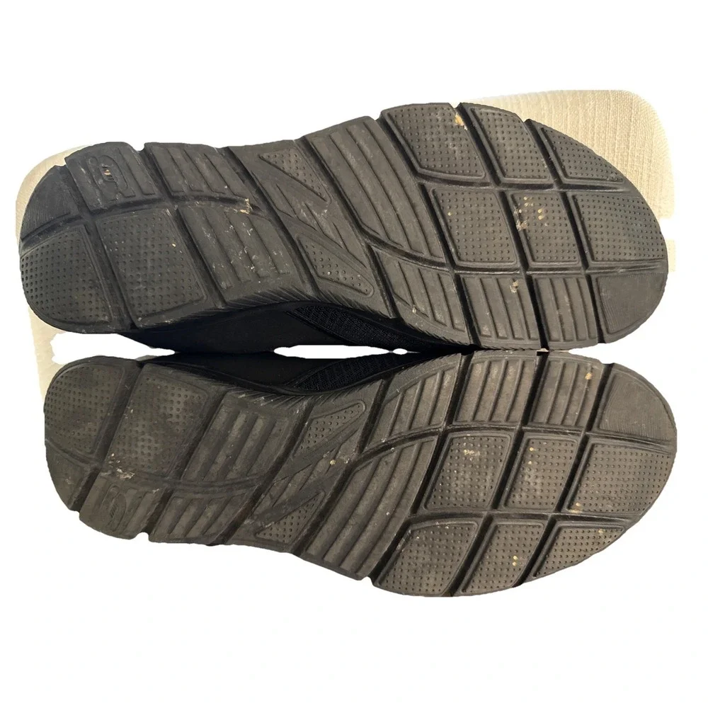 Skechers used excellent